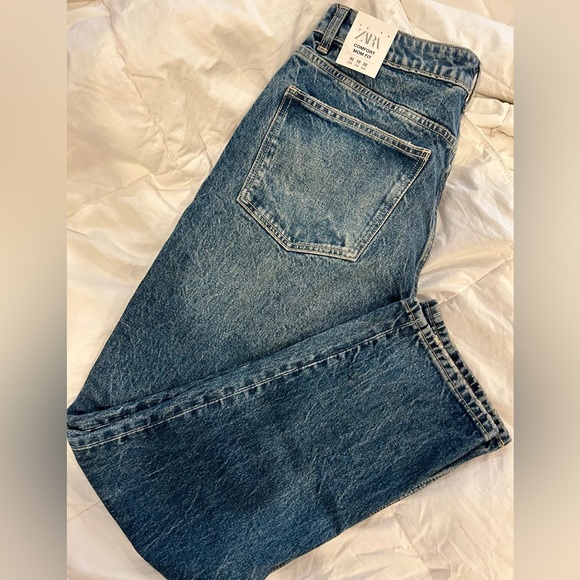 Zara Mom Fit Jeans - Picture 1 of 5